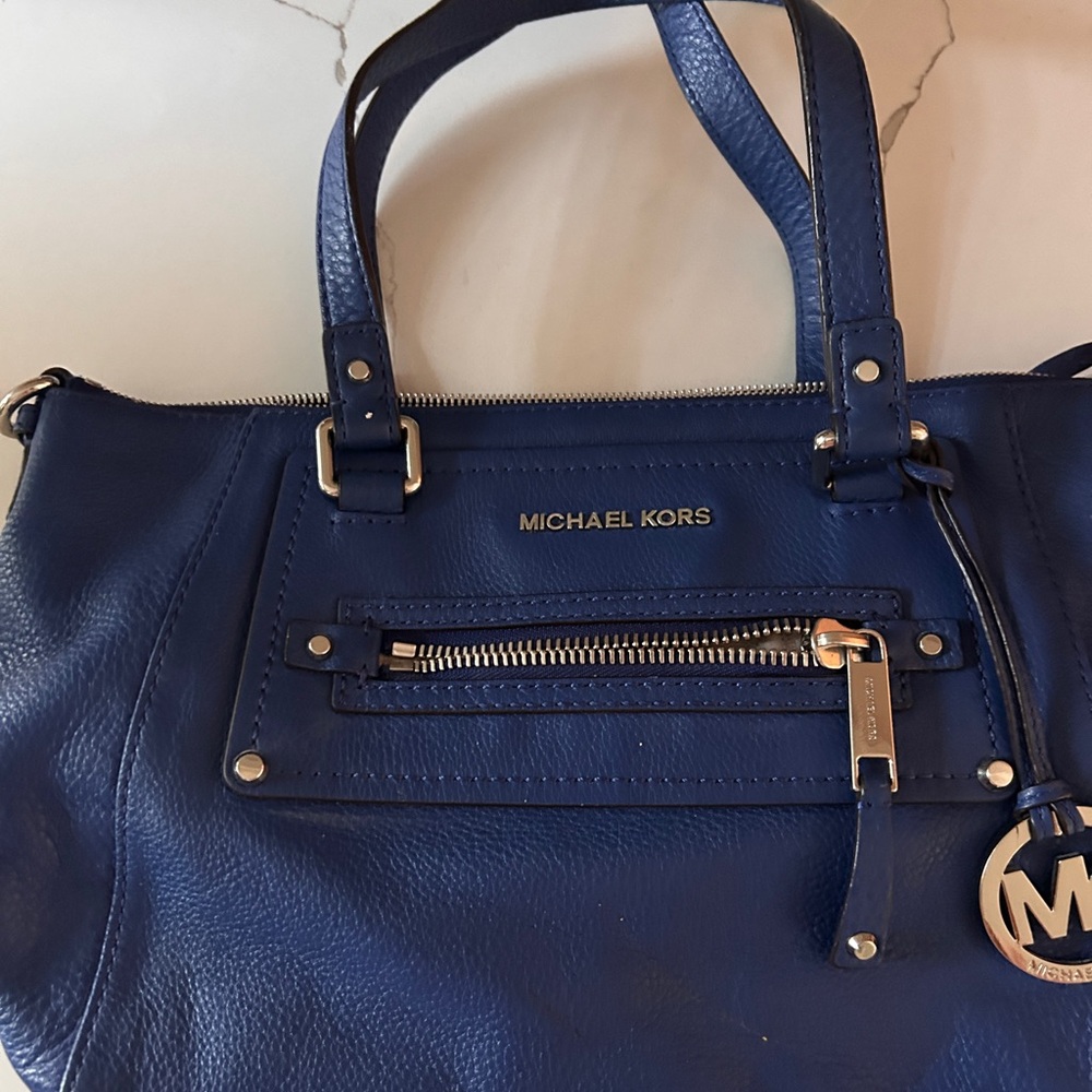Michael Kors Navy Blue Pebbled Leather Shoulder Bag with New Crossbody Strap - Picture 2 of 14